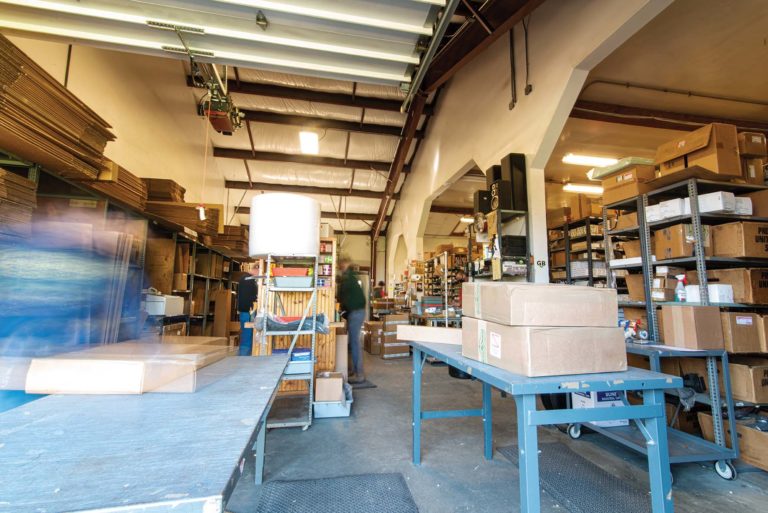 Rovers Magazine: America's Largest Land Rover Publication